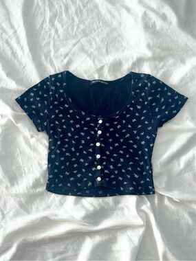 Brandy Melville Navy Floral Buttoned Crop Top